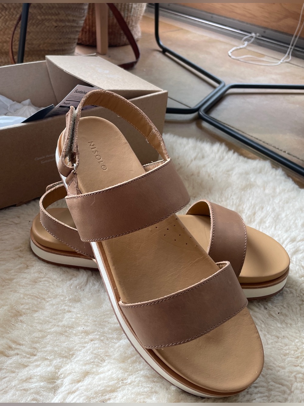 Nisolo go-to flatform sandal (almond)